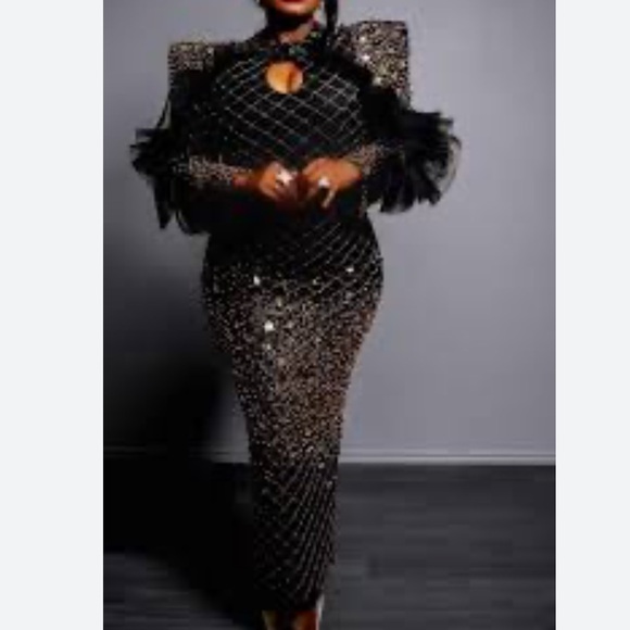 Broken glass gown - Picture 2 of 9